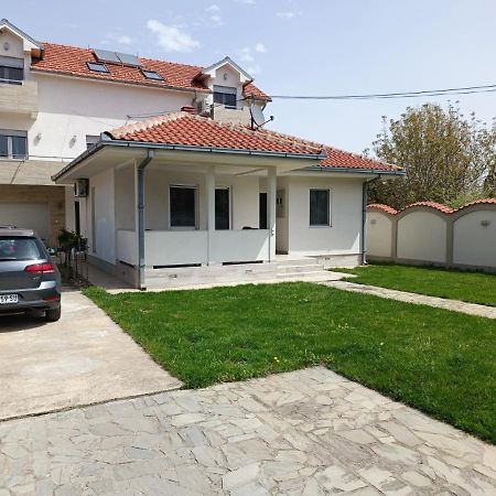 Serbian Home With Garden Krnjaca Exteriör bild