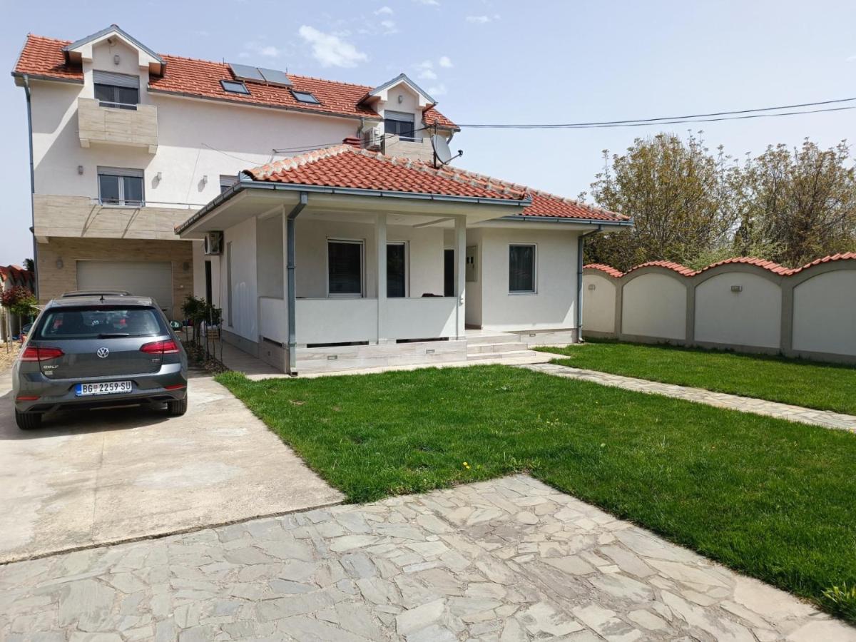Serbian Home With Garden Krnjaca Exteriör bild
