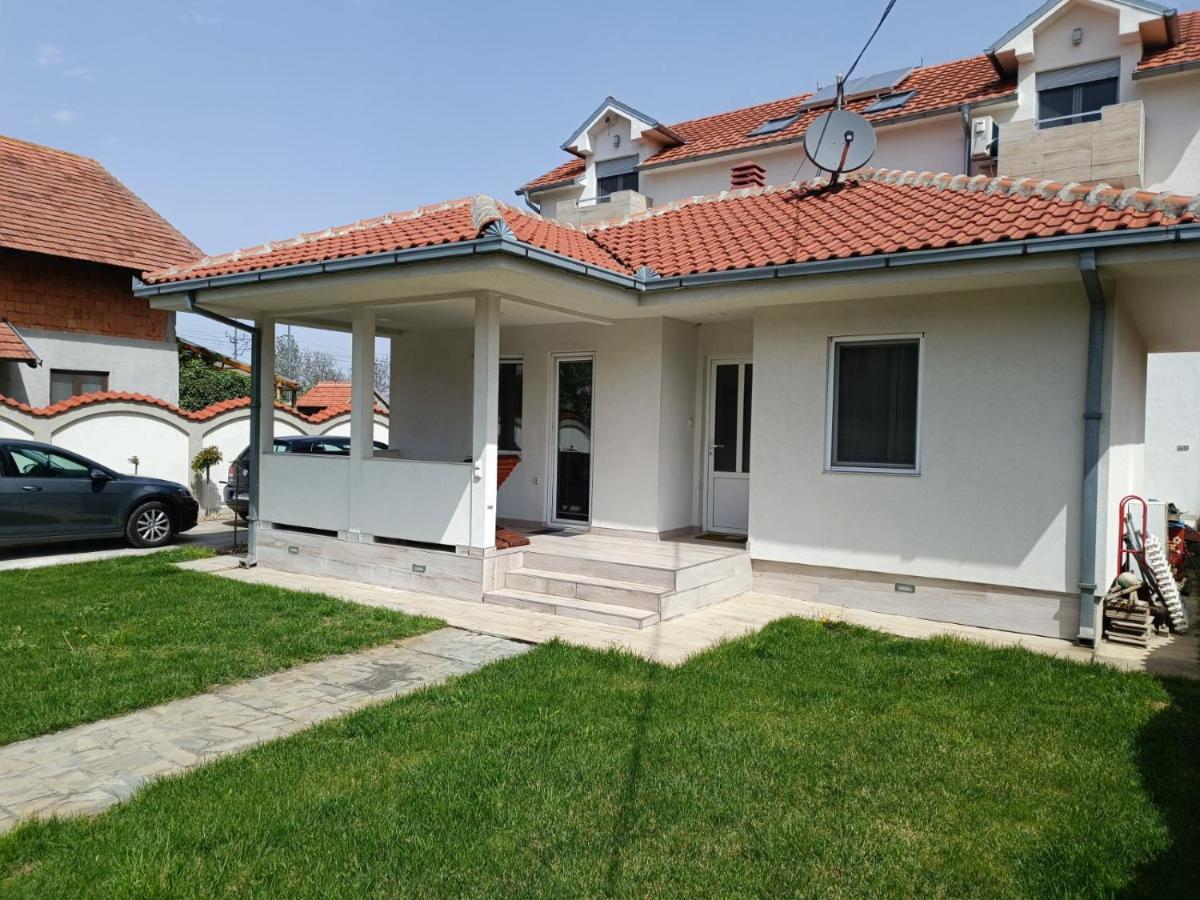 Serbian Home With Garden Krnjaca Exteriör bild